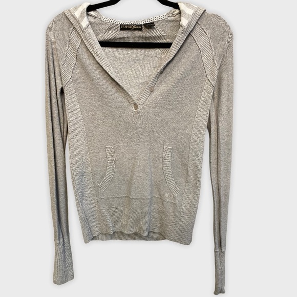 Guess Hooded Sweater💕 - Picture 1 of 4